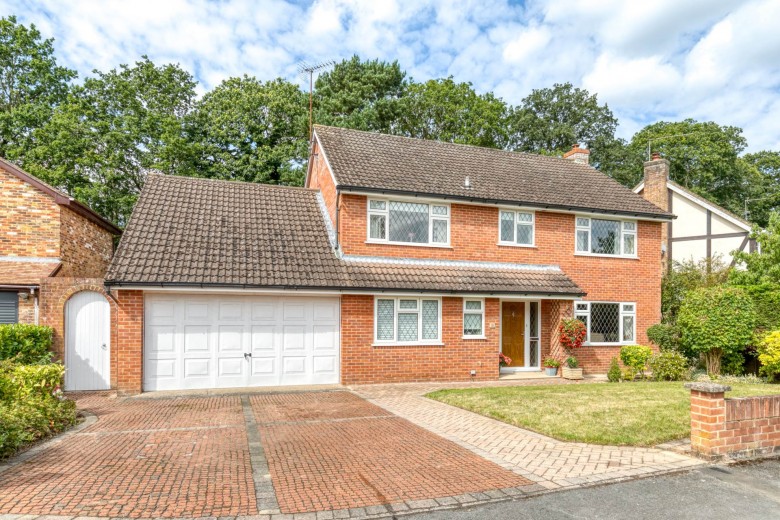 Click the photo for more details of Garrett Road, Wokingham