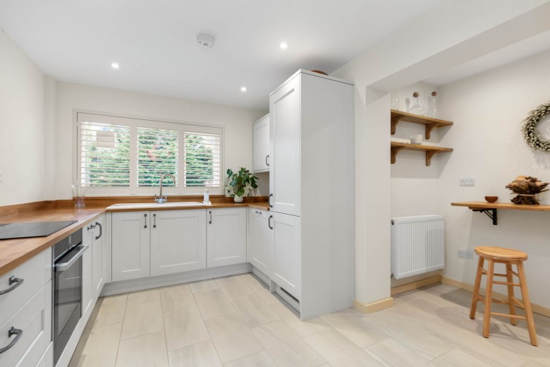 Click the photo for more details of Meadow Road, Wokingham